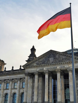 1000-Euro-Prämie belastet Freelancer und Kleinunternehmen